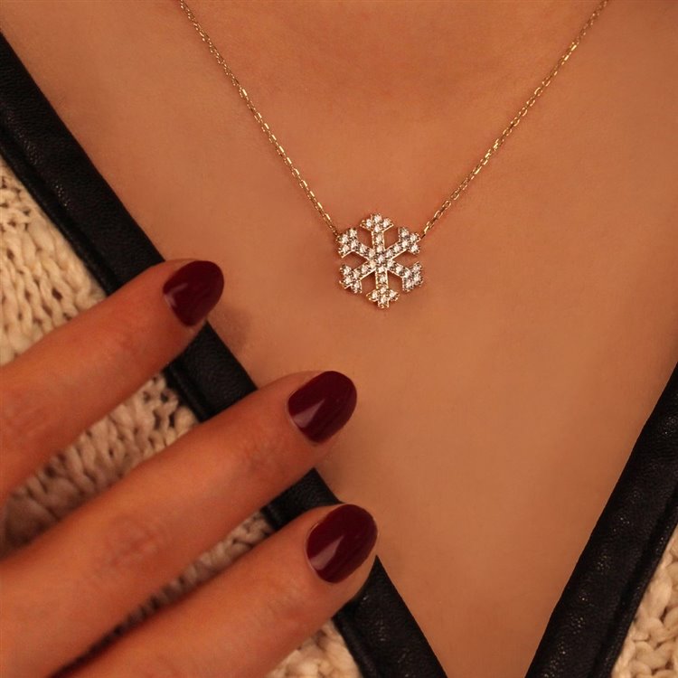 Dazzling Snowflake Necklace
