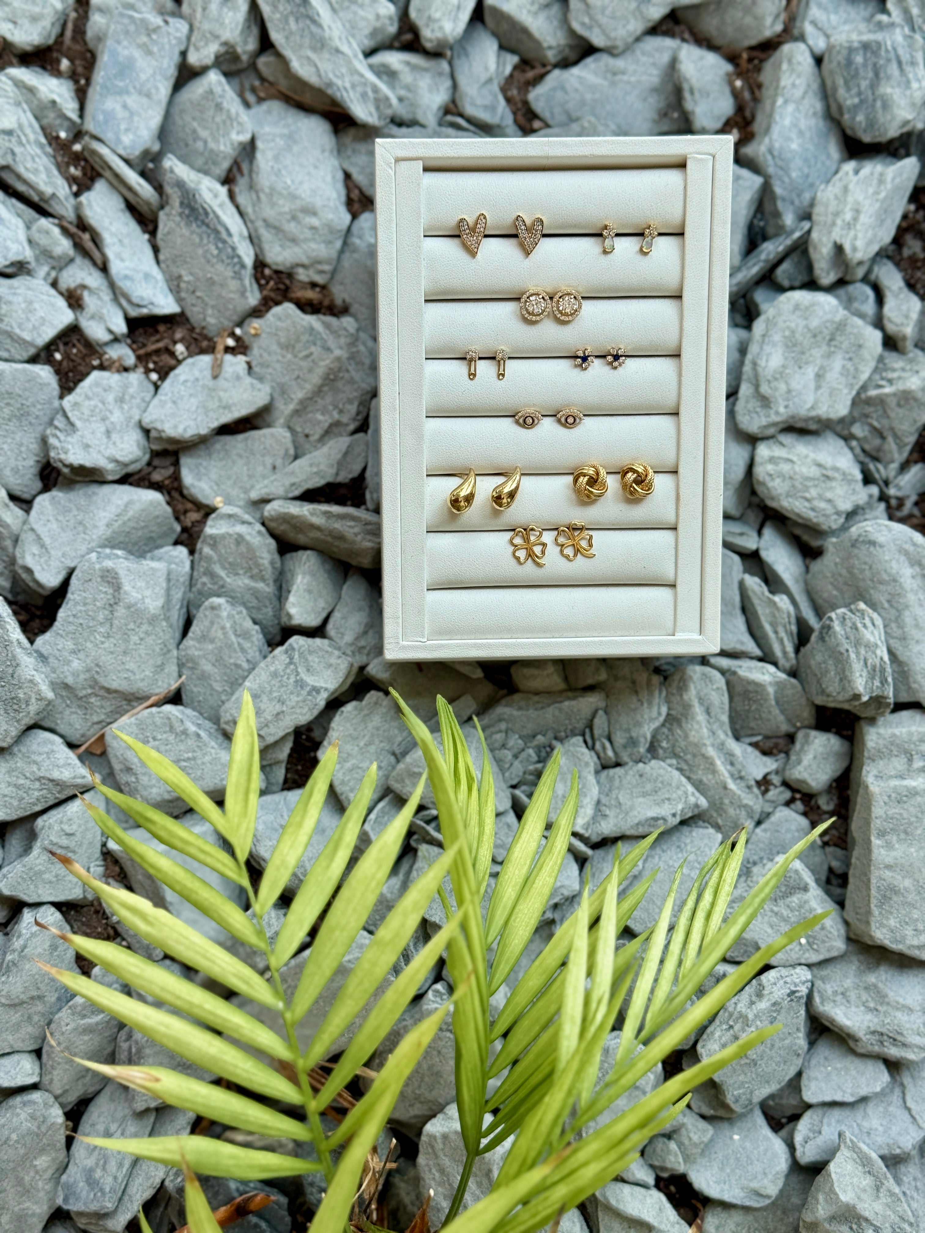 Heart Clover Studs - Earrings - Kia Concept Store