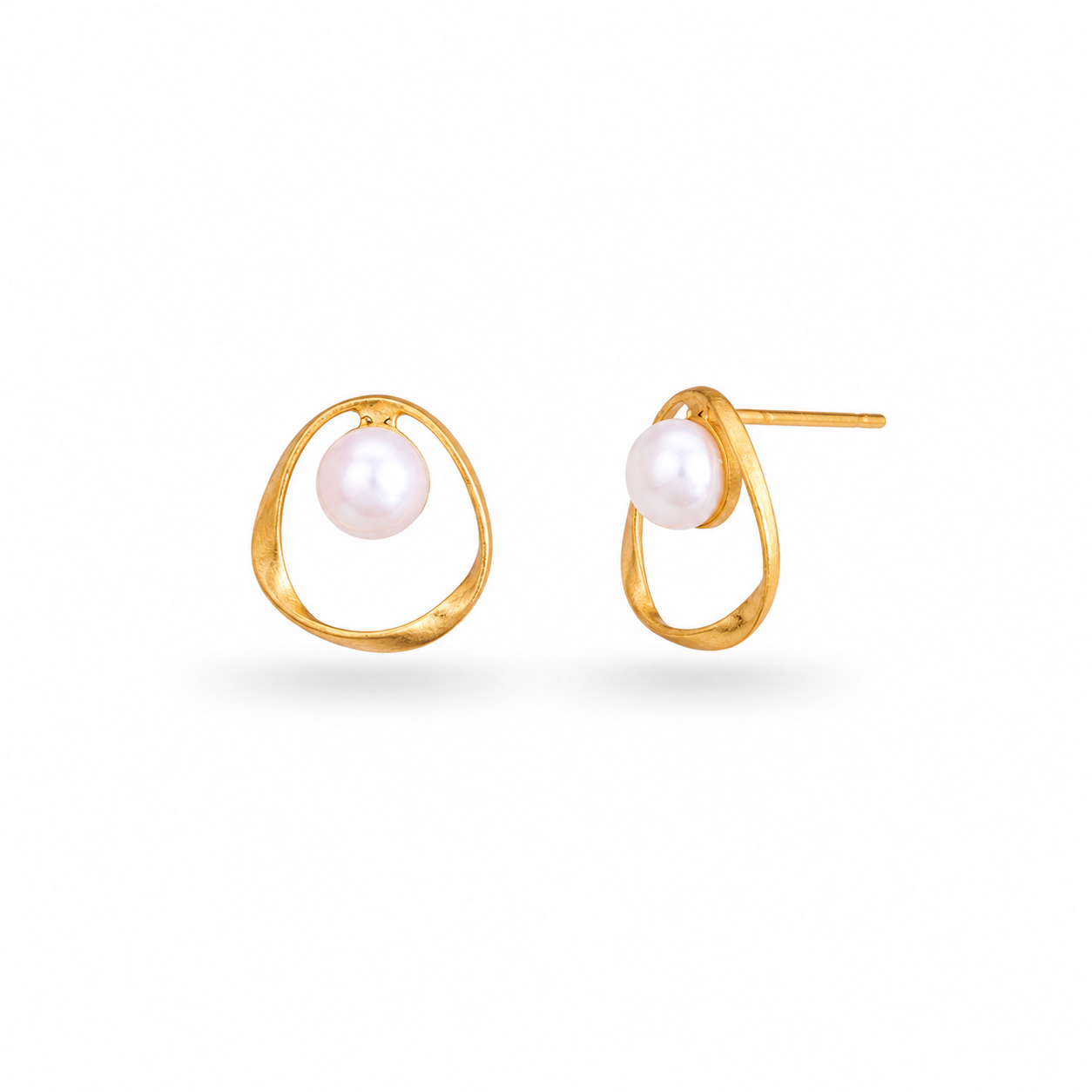 Elara Pearl Earrings