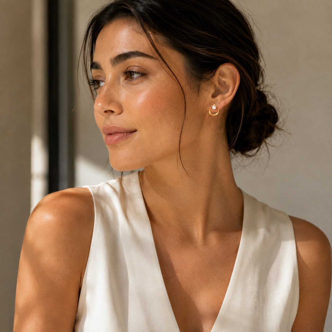 Elara Pearl Earrings