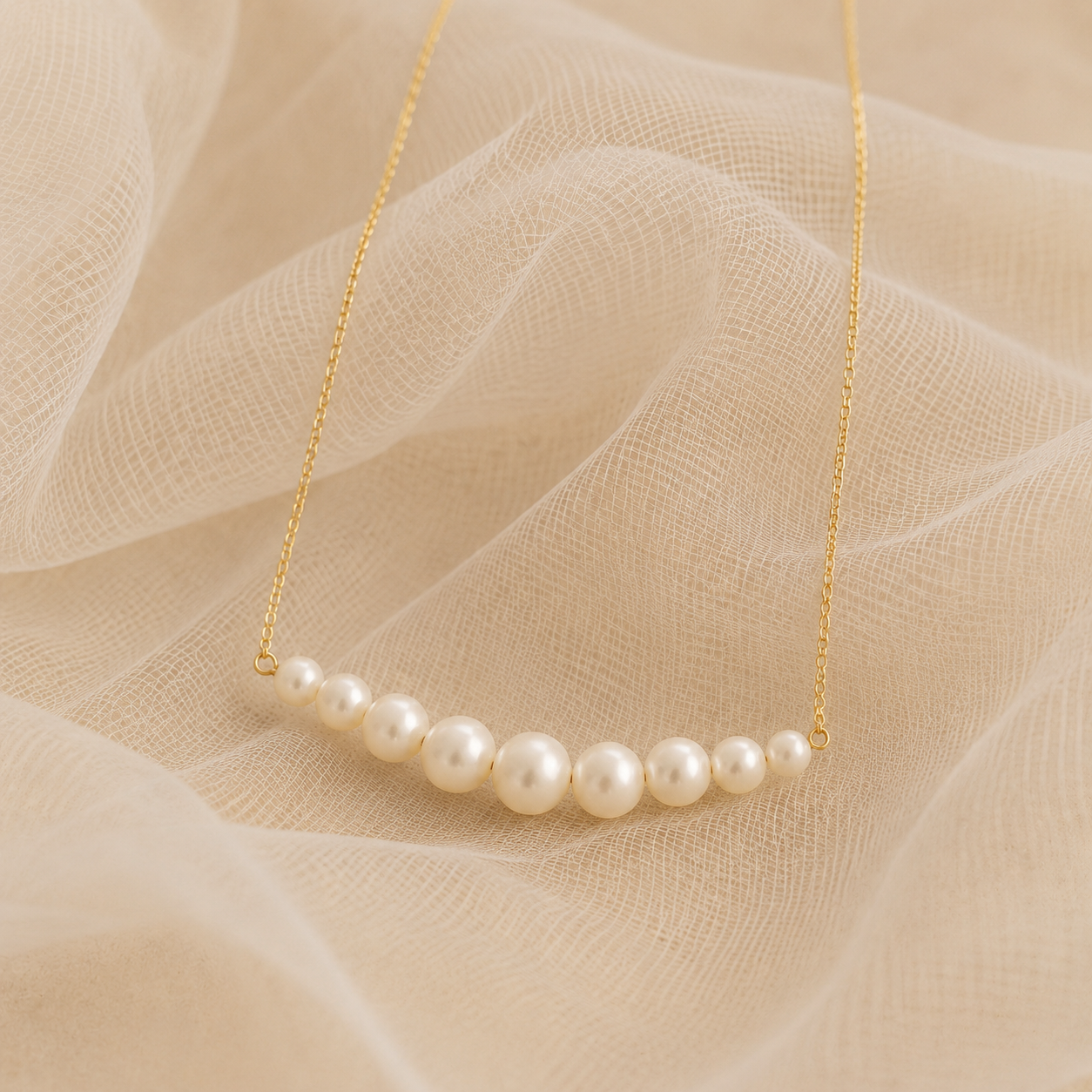 Gradual Pearl Necklace