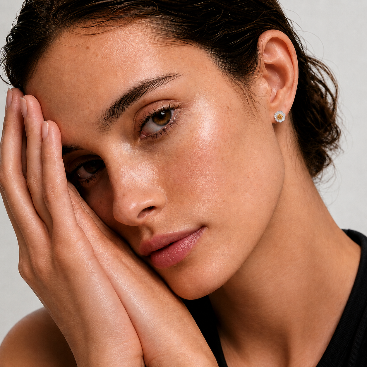 Mira Flower Stud Earrings