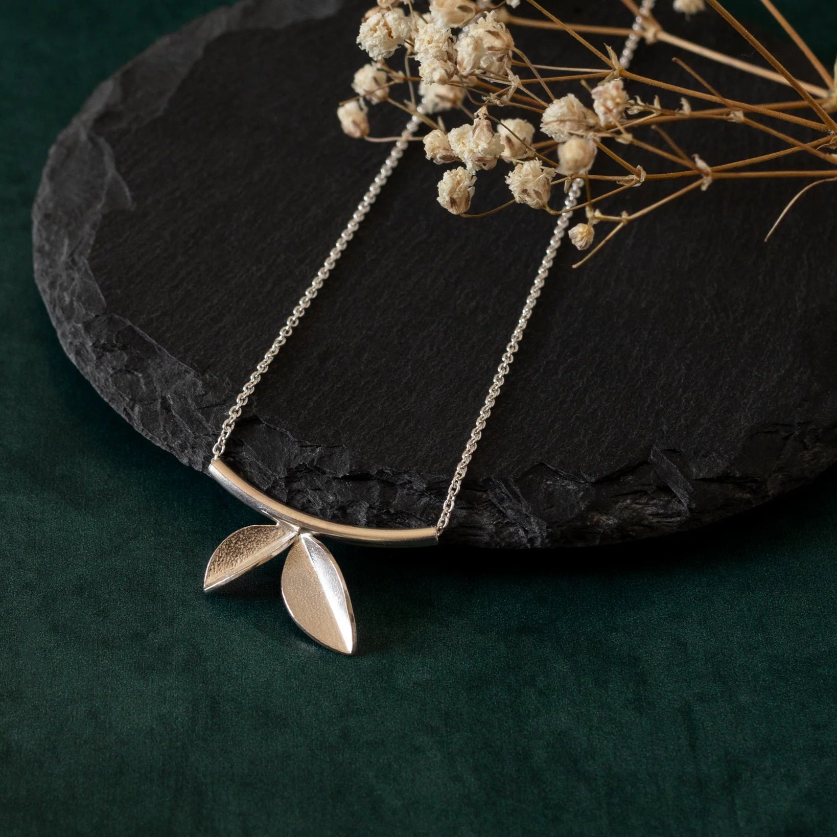 Curved Bar Necklace with Leaves