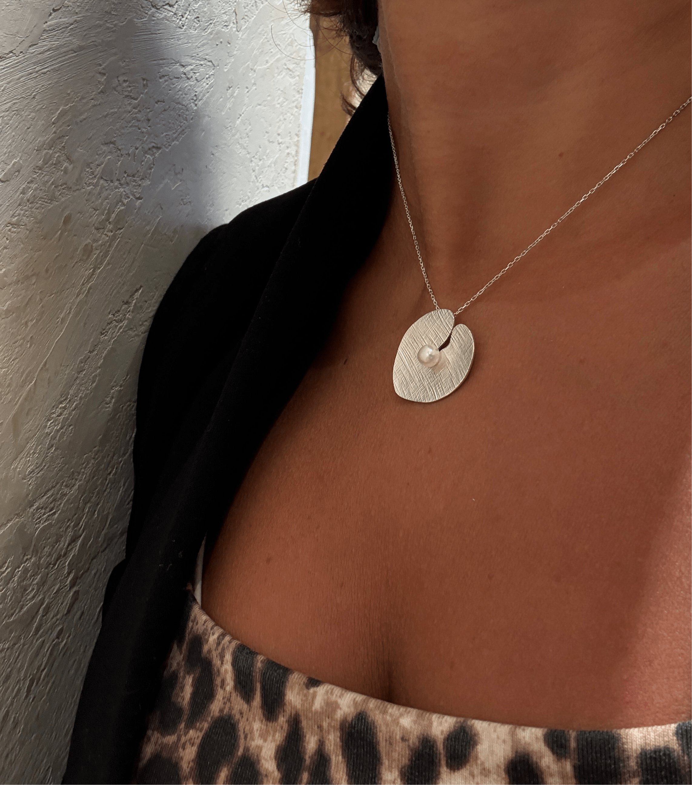 Lily Pearl Pendant - Necklace - Kia Concept Store
