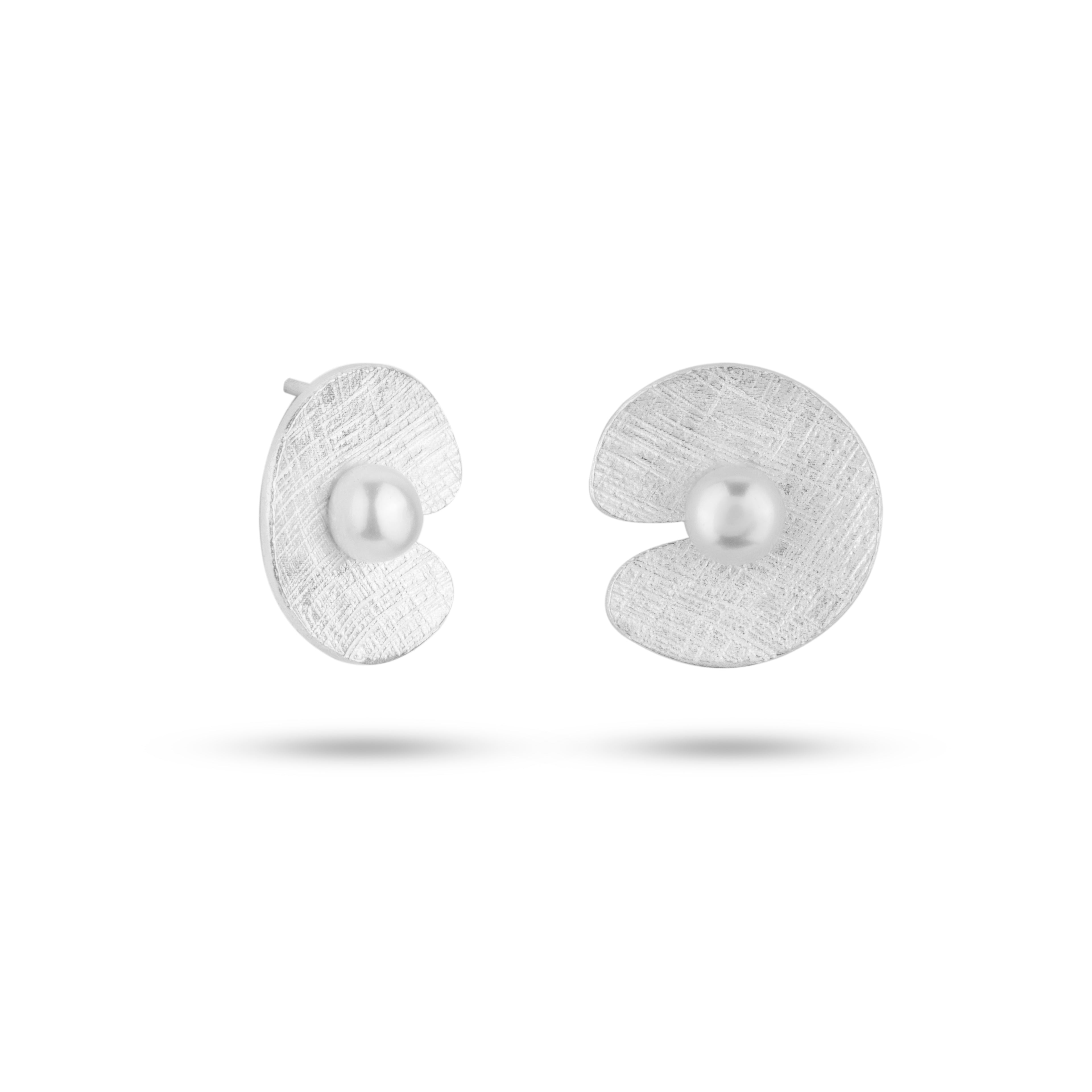 Lily Pearl Studs - Earrings - Kia Concept Store