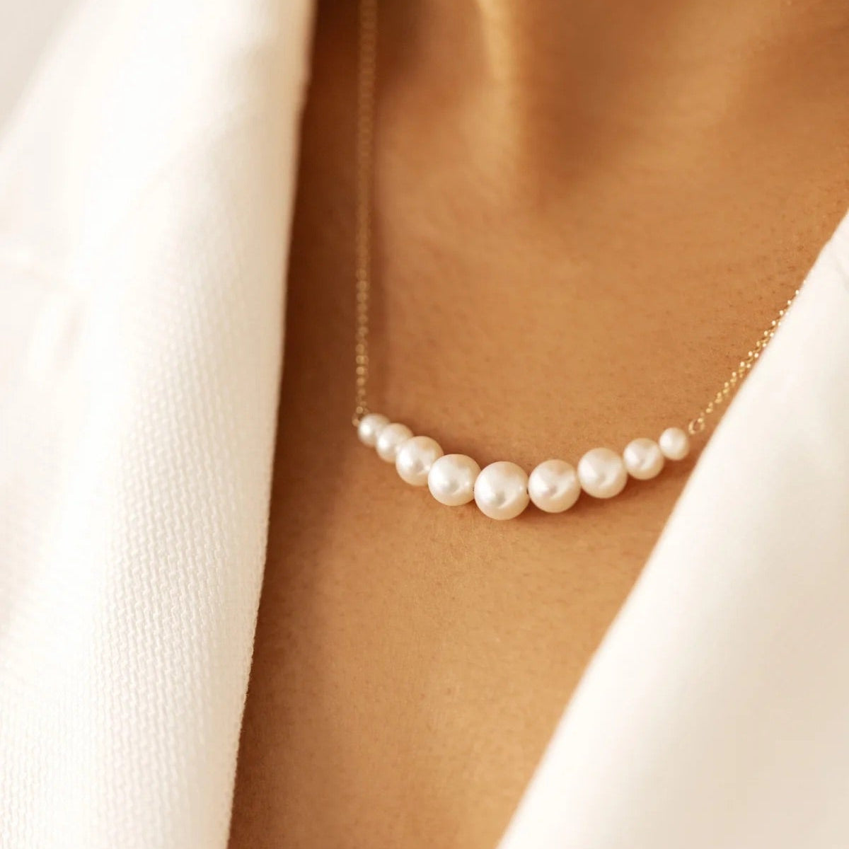 Gradual Pearl Necklace
