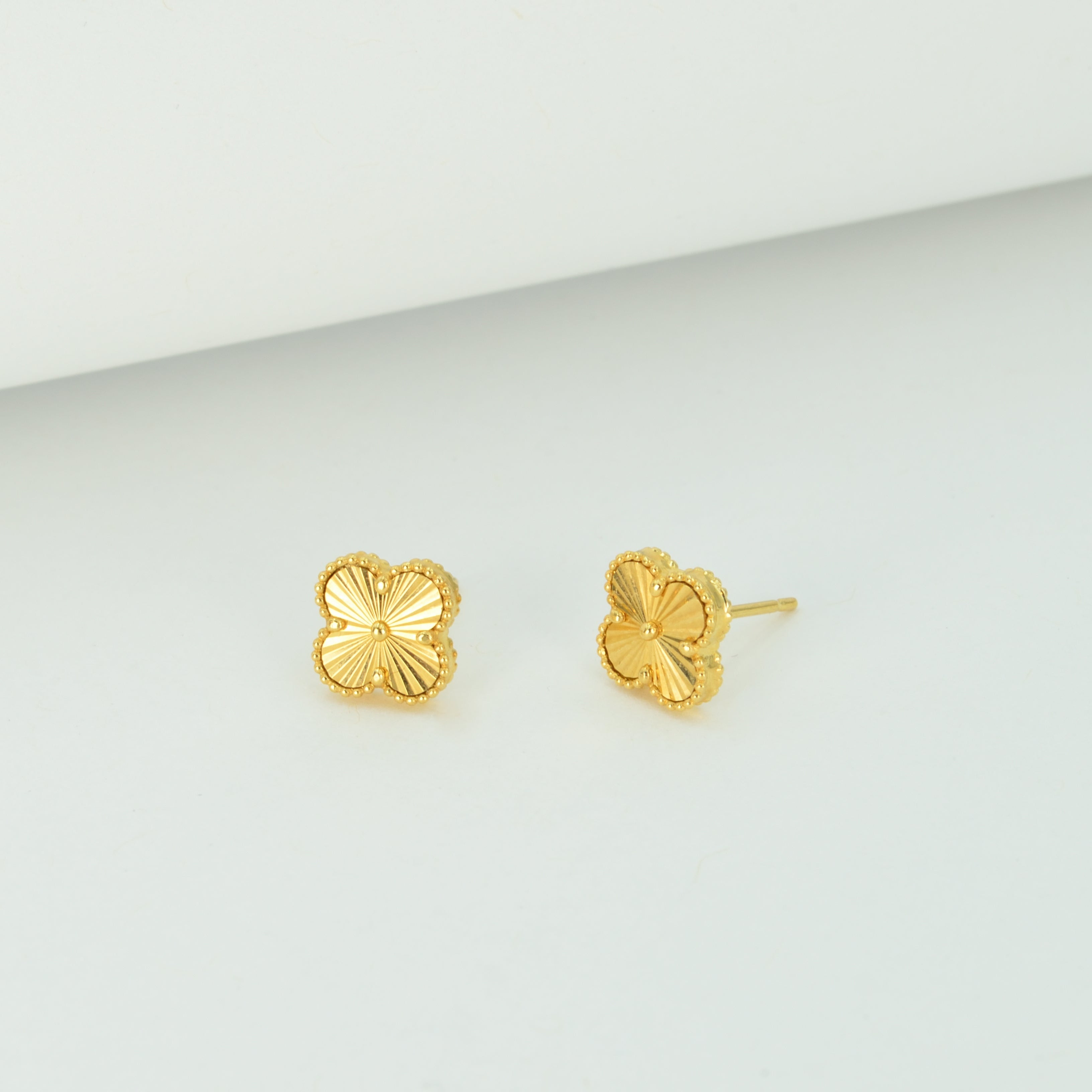 Clover Stud Earrings - Earrings - Kia Concept Store
