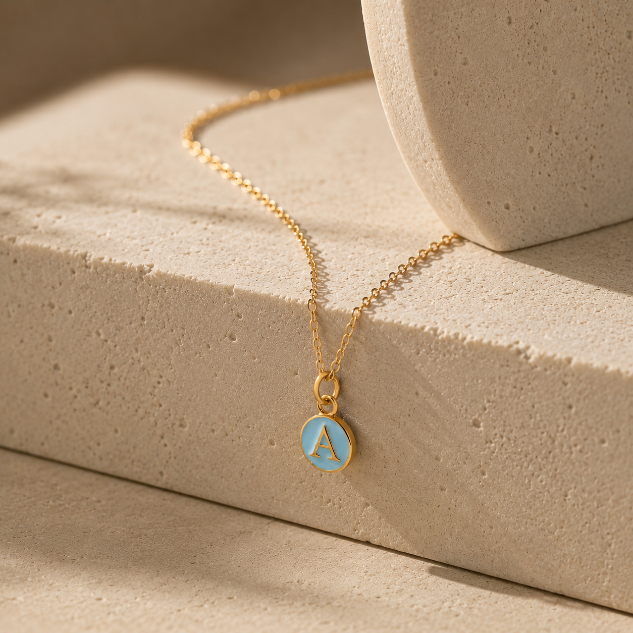 Pendentif médaillon saphir