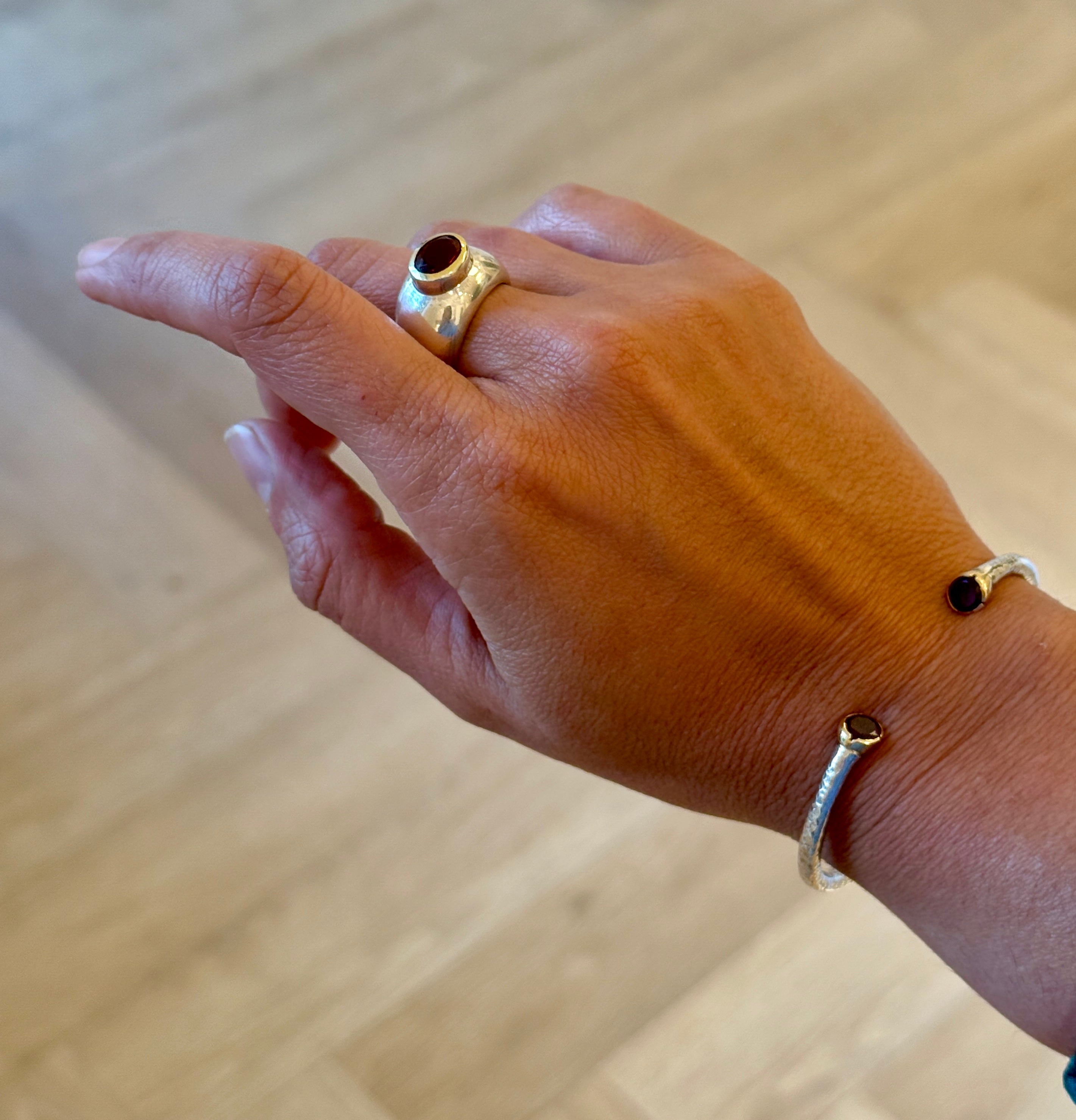 Crimson Crown Ring - Ring - Kia Concept Store