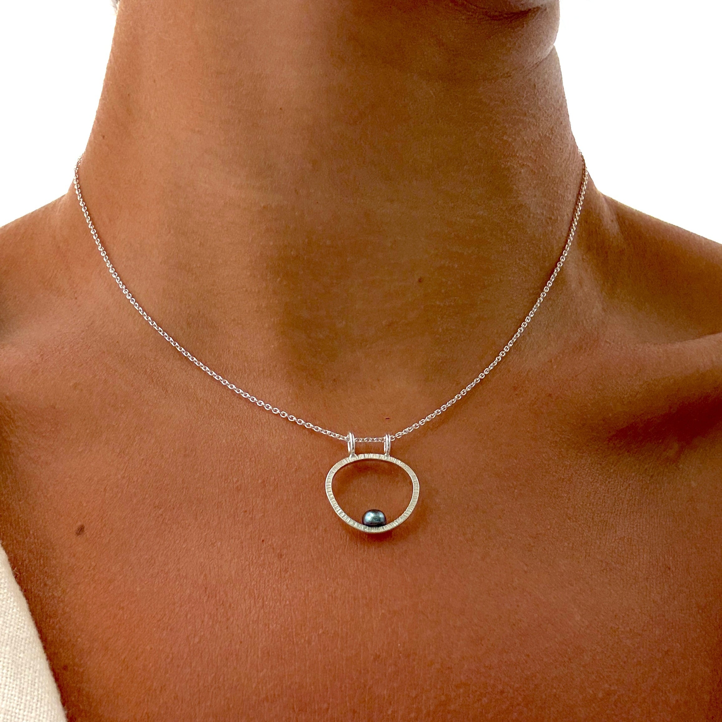 Silver Necklace with Freshwater Pearl