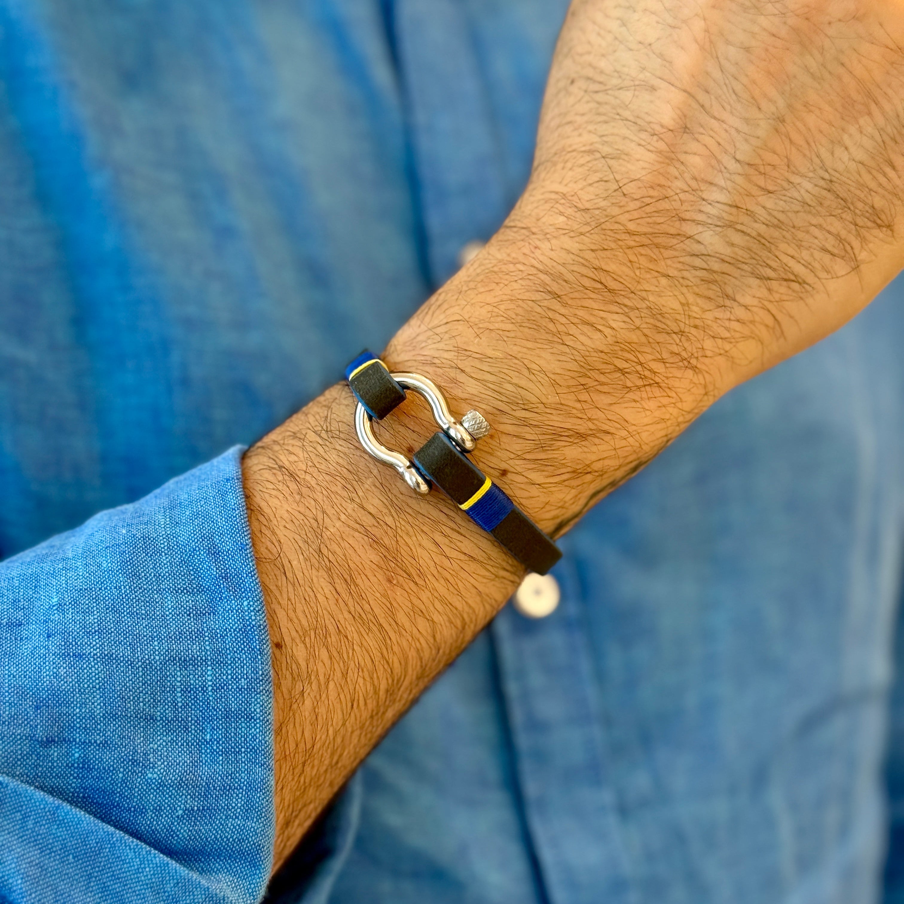 Black & Blue Flip-Lock Leather Bracelet