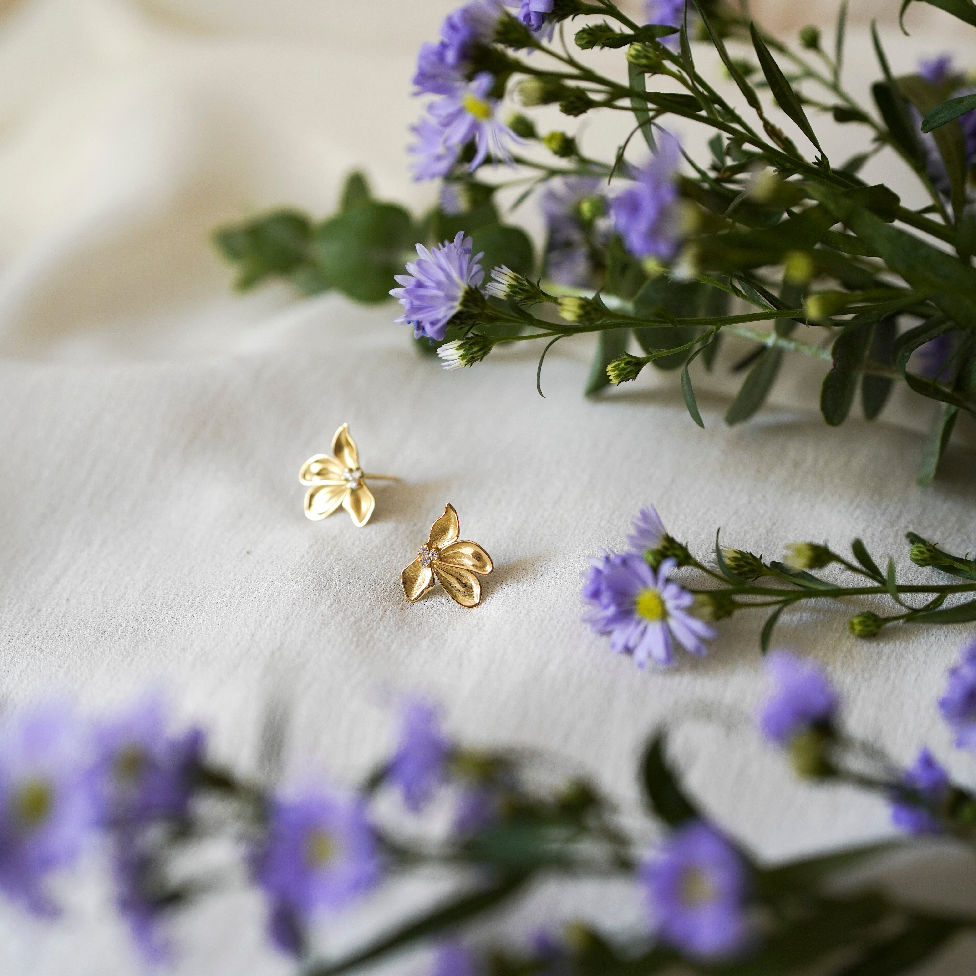 Petal Stud Earrings - Earrings - Kia Concept Store