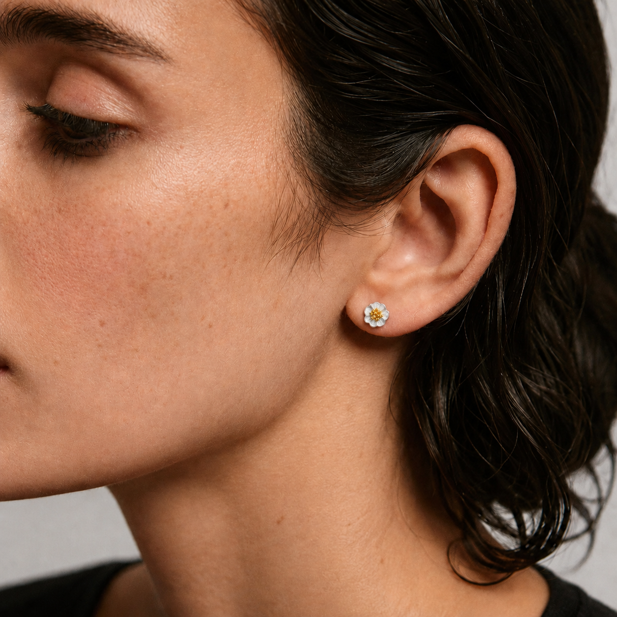 Mira Flower Stud Earrings