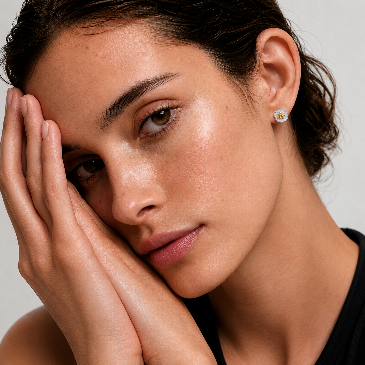 Mira Flower Stud Earrings