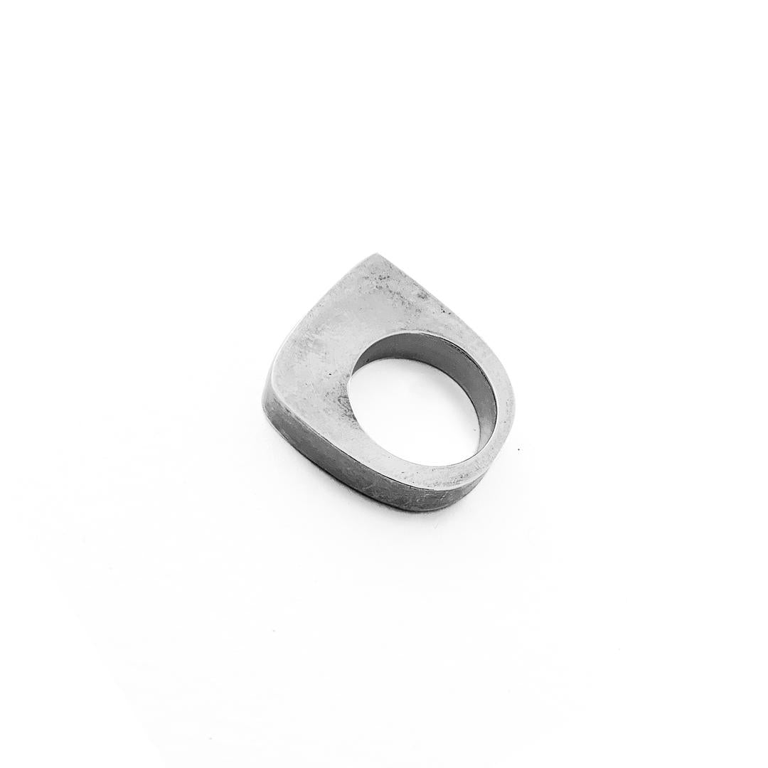 Edge Form Ring