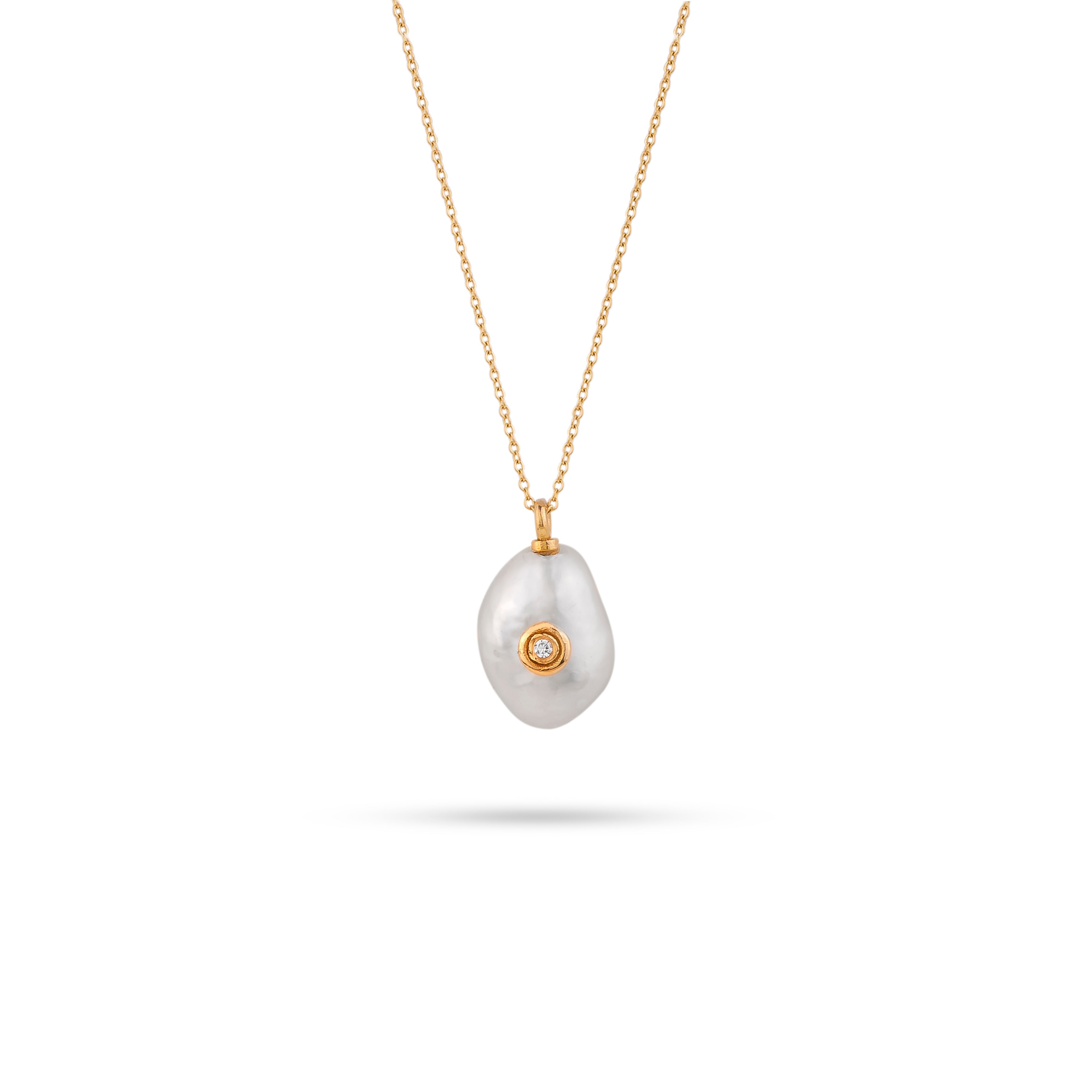 Golden Pearl Whisper Necklace | 18K Gold | Kia Concept