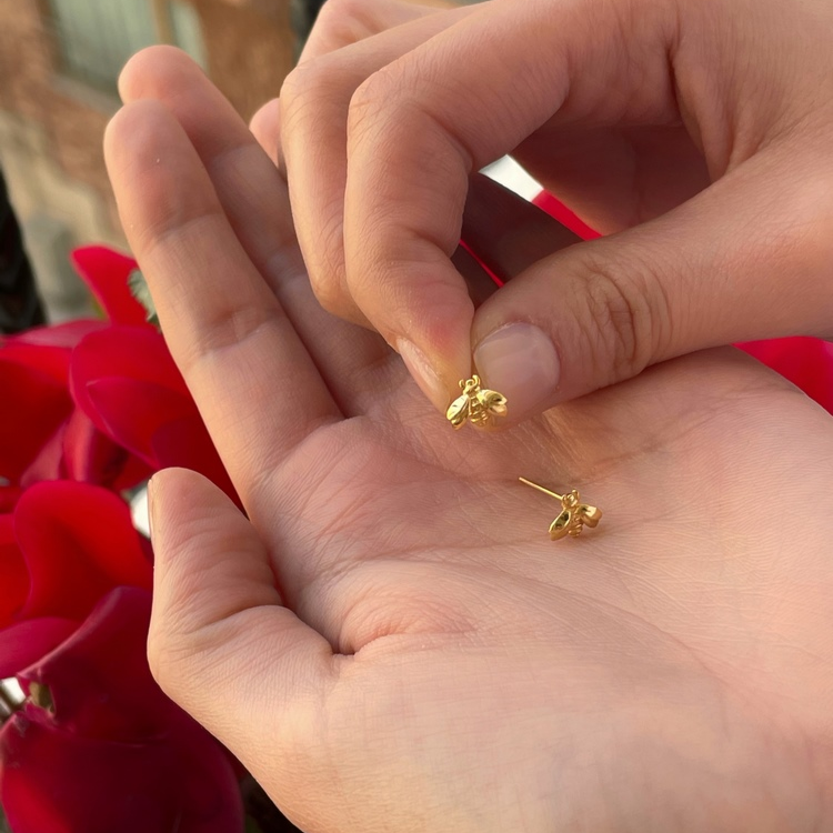 Honeybee Gold Studs - Earrings - Kia Concept Store