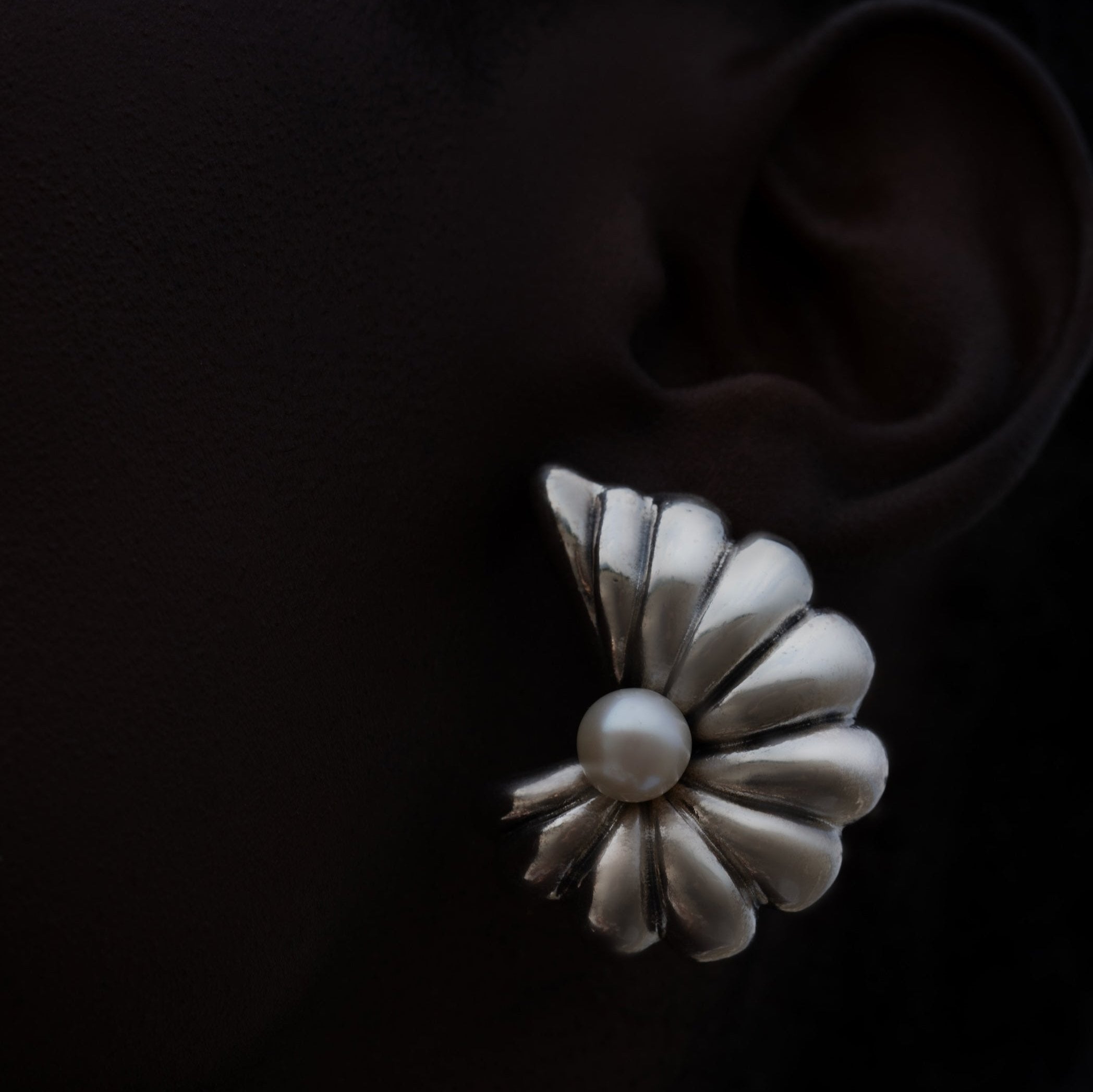 Puffy Shell Earrings - Earrings - Kia Concept Store