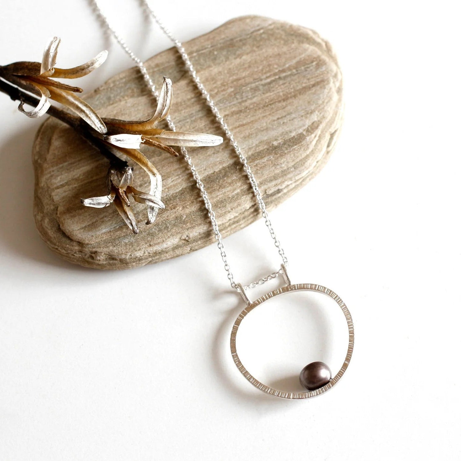 Silver Necklace with Freshwater Pearl - Necklace - Kia Concept Store